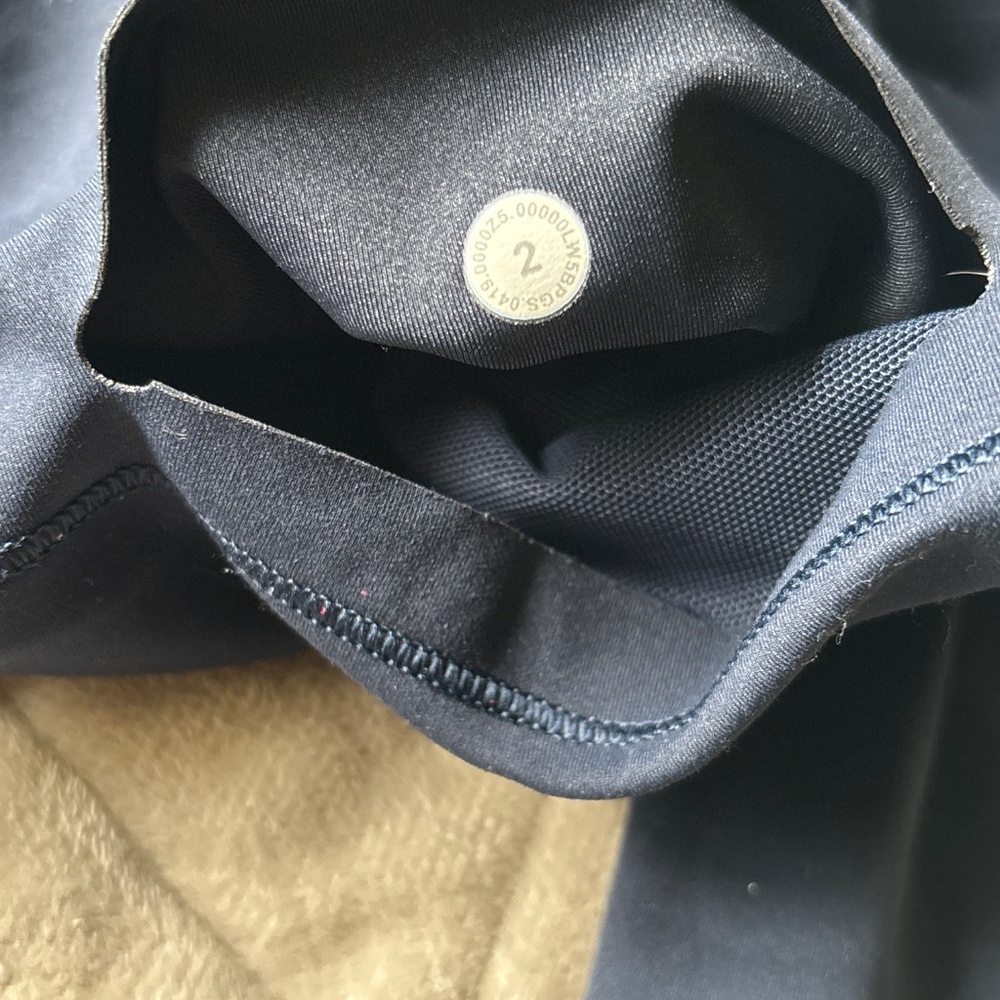 Lululemon - Picture 4 of 5